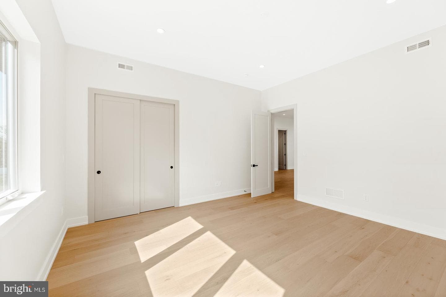 9741 Krewstown Road photo 27