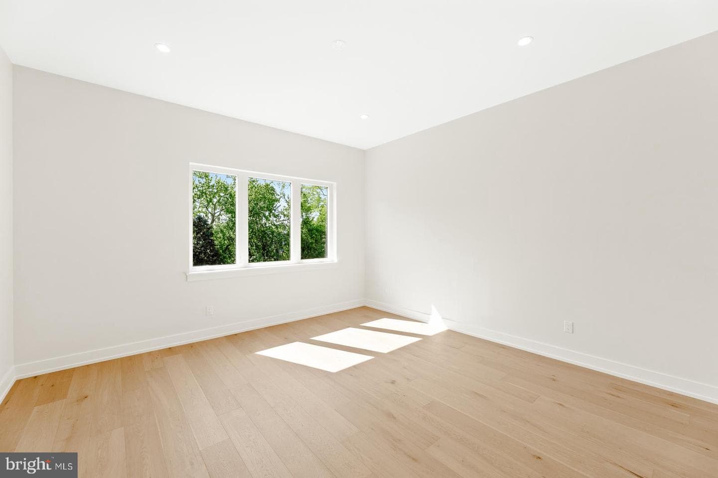 9741 Krewstown Road photo 30