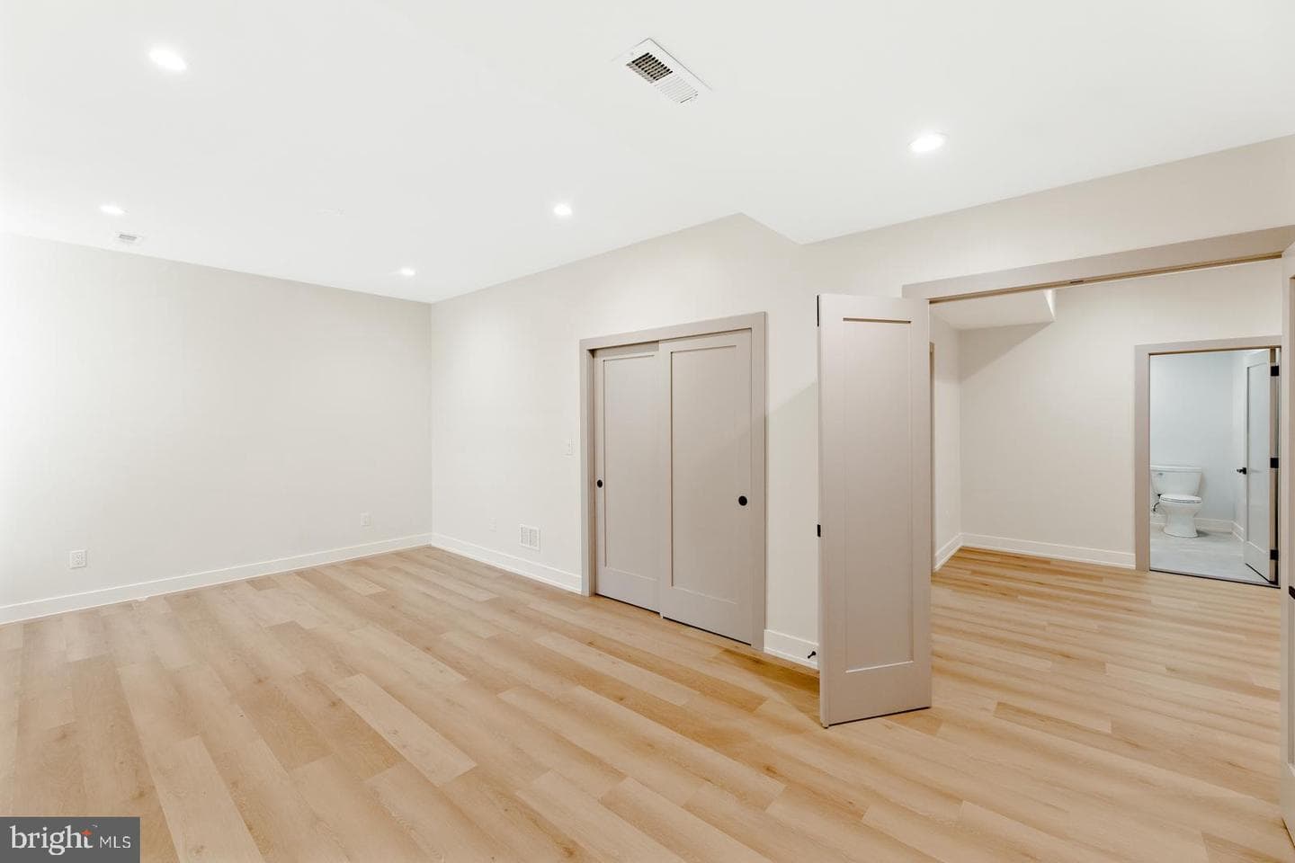 9741 Krewstown Road photo 57