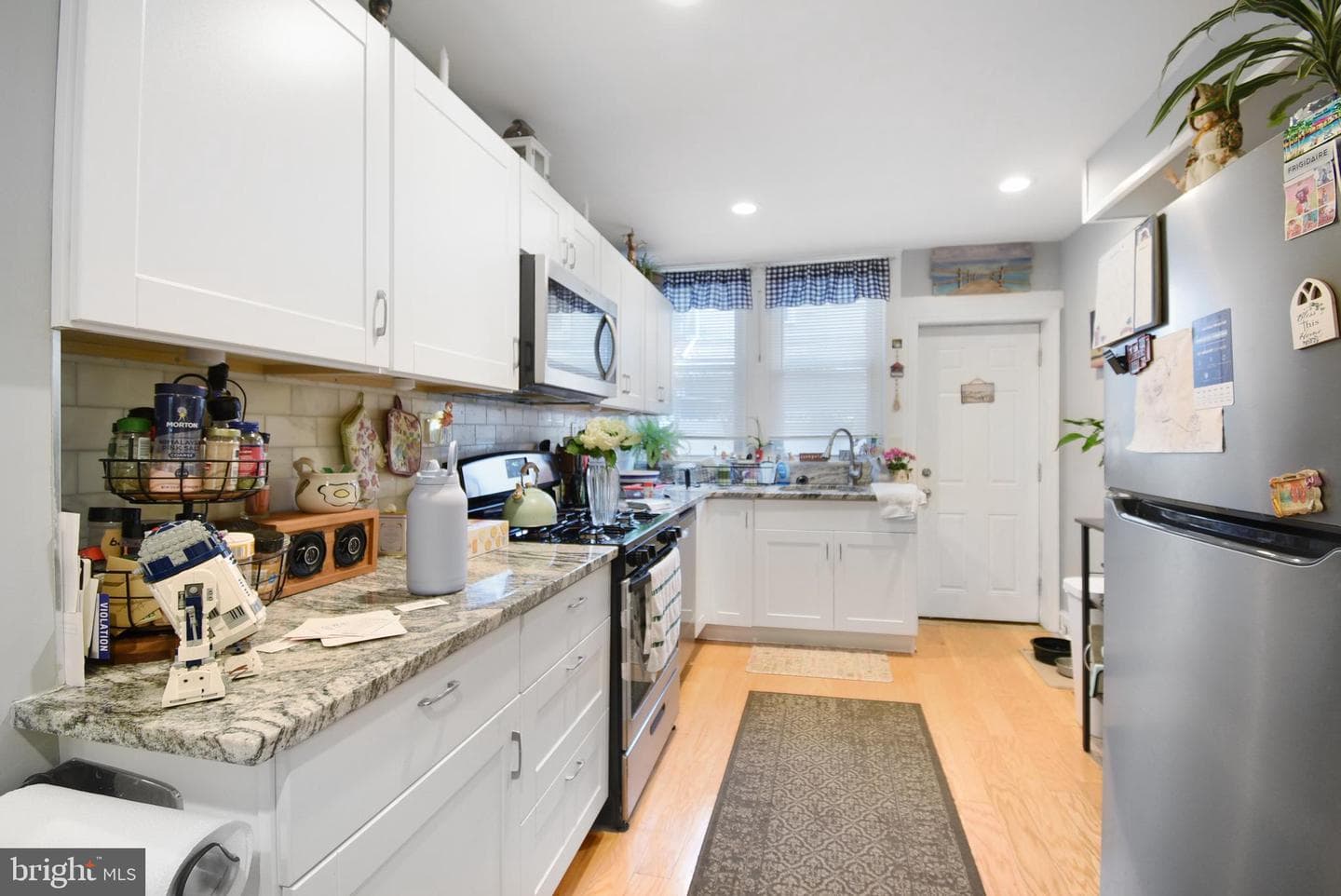 2138 Fernon Street photo 6