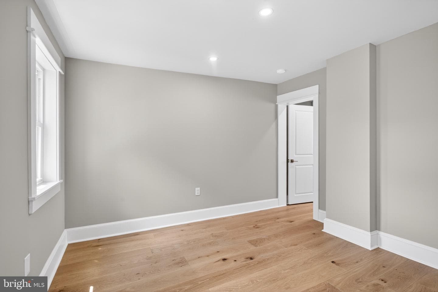 1215 N Lecount Street photo 24