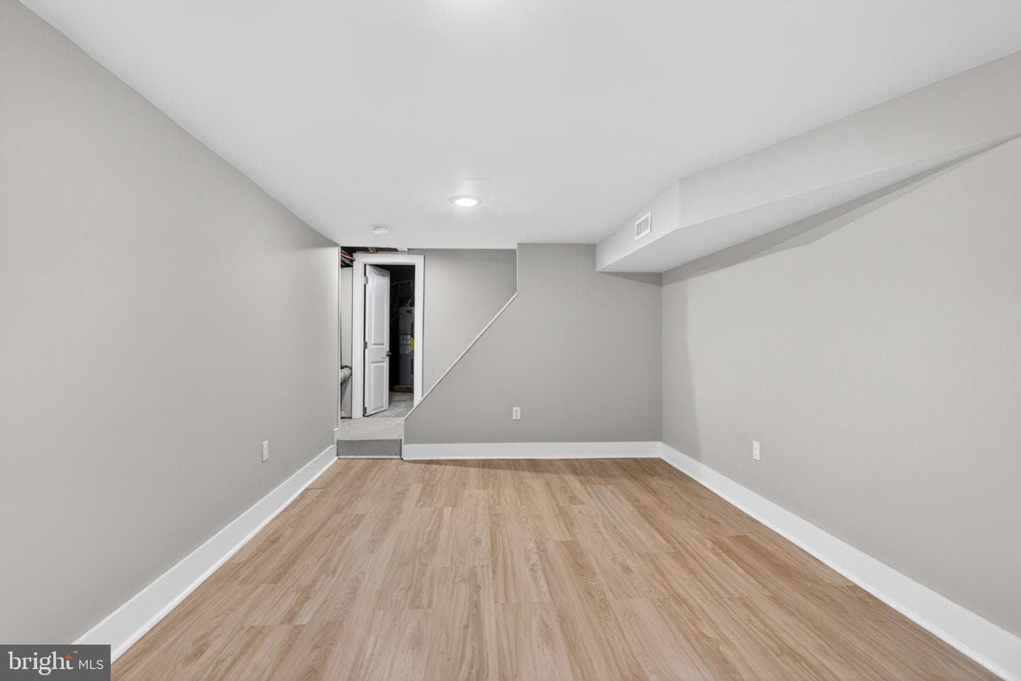 1215 N Lecount Street photo 26