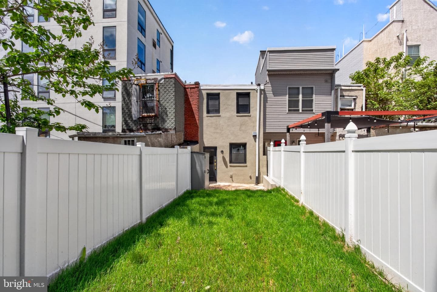 1215 N Lecount Street photo 32