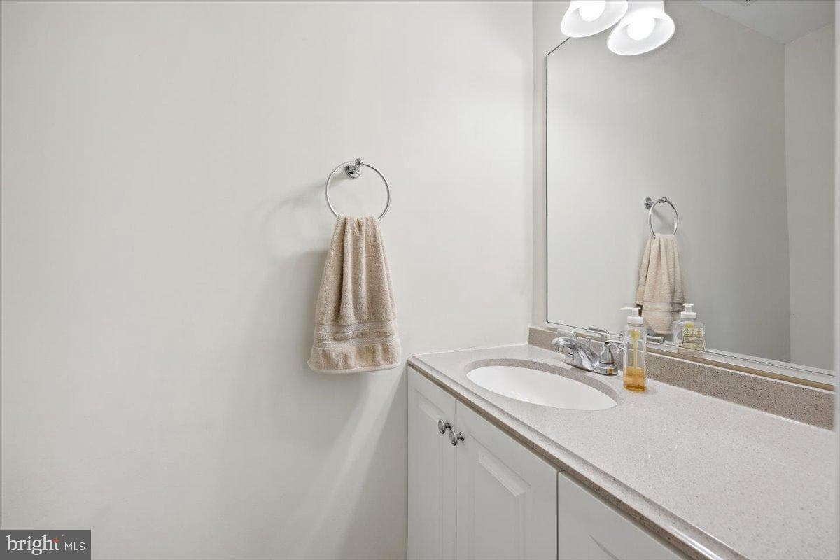 10882 Knights Road photo 8