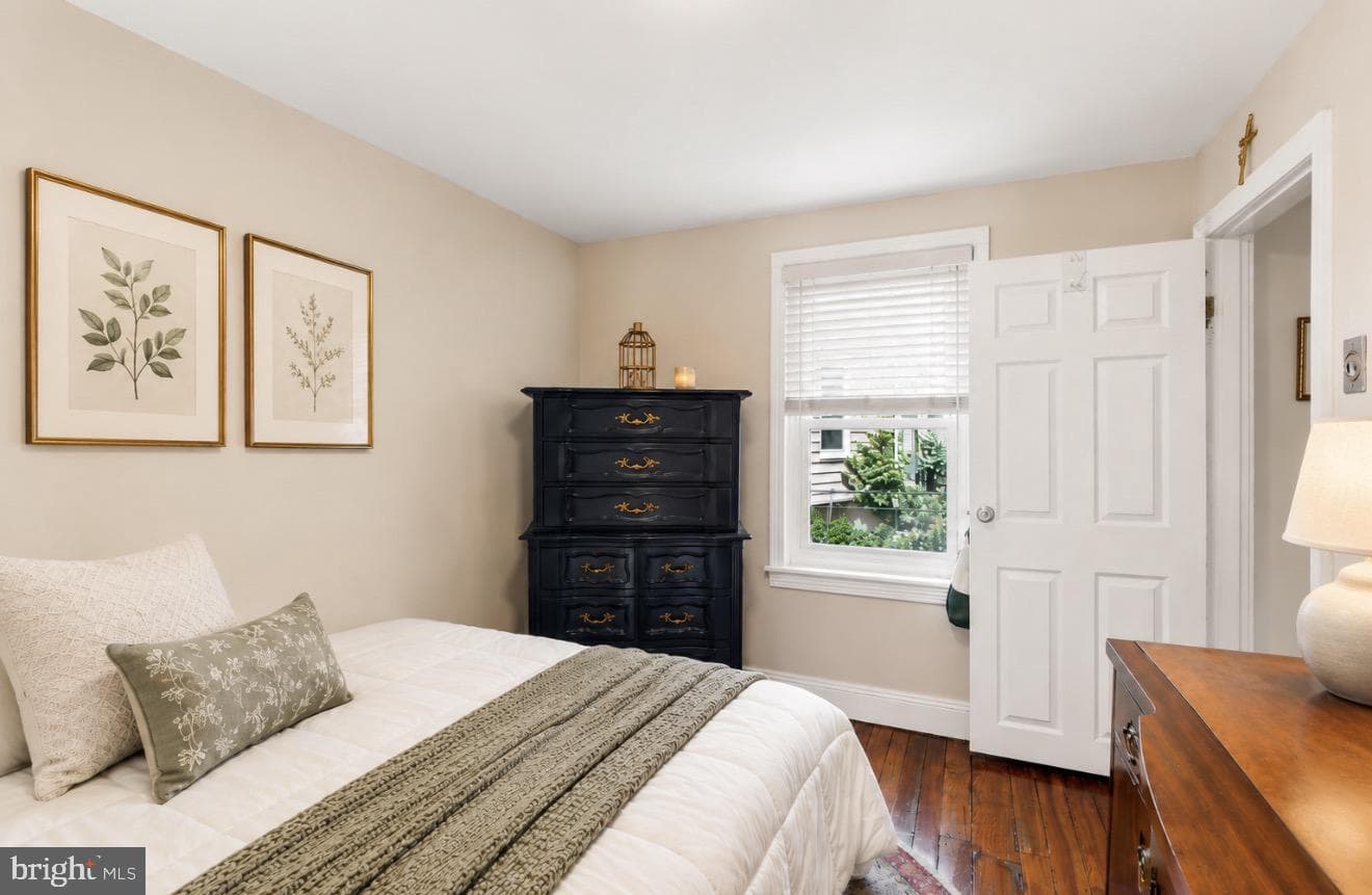 227 Watkins Street photo 8
