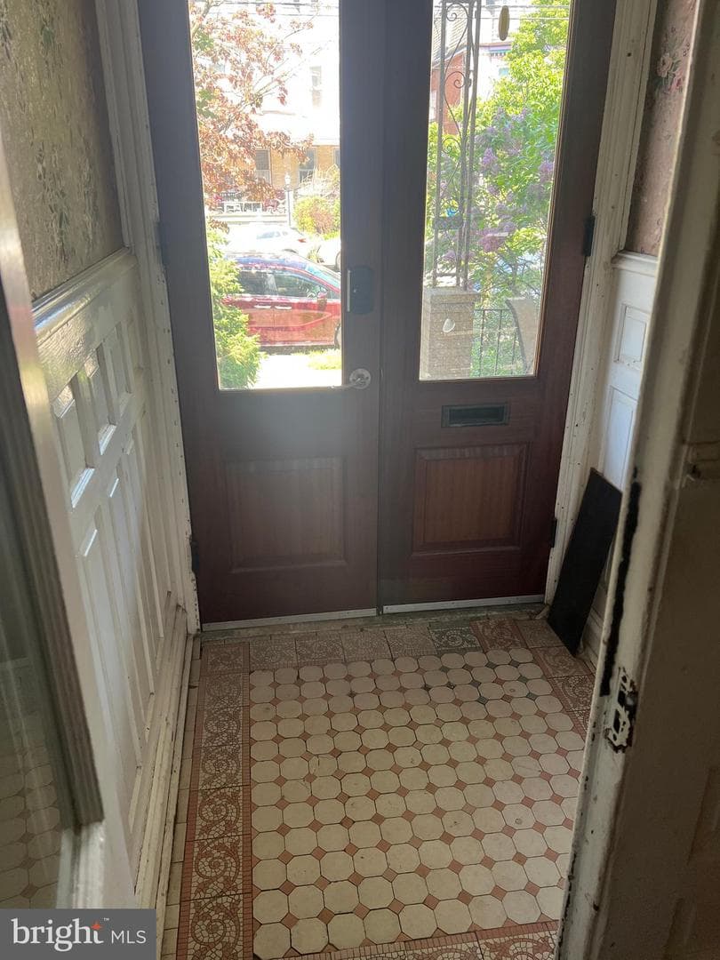 4818 Warrington Avenue, Philadelphia