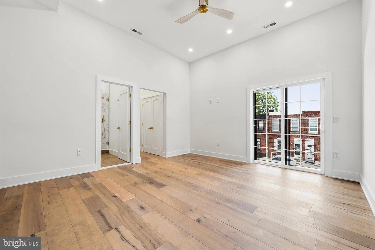 2506 E York Street photo 23