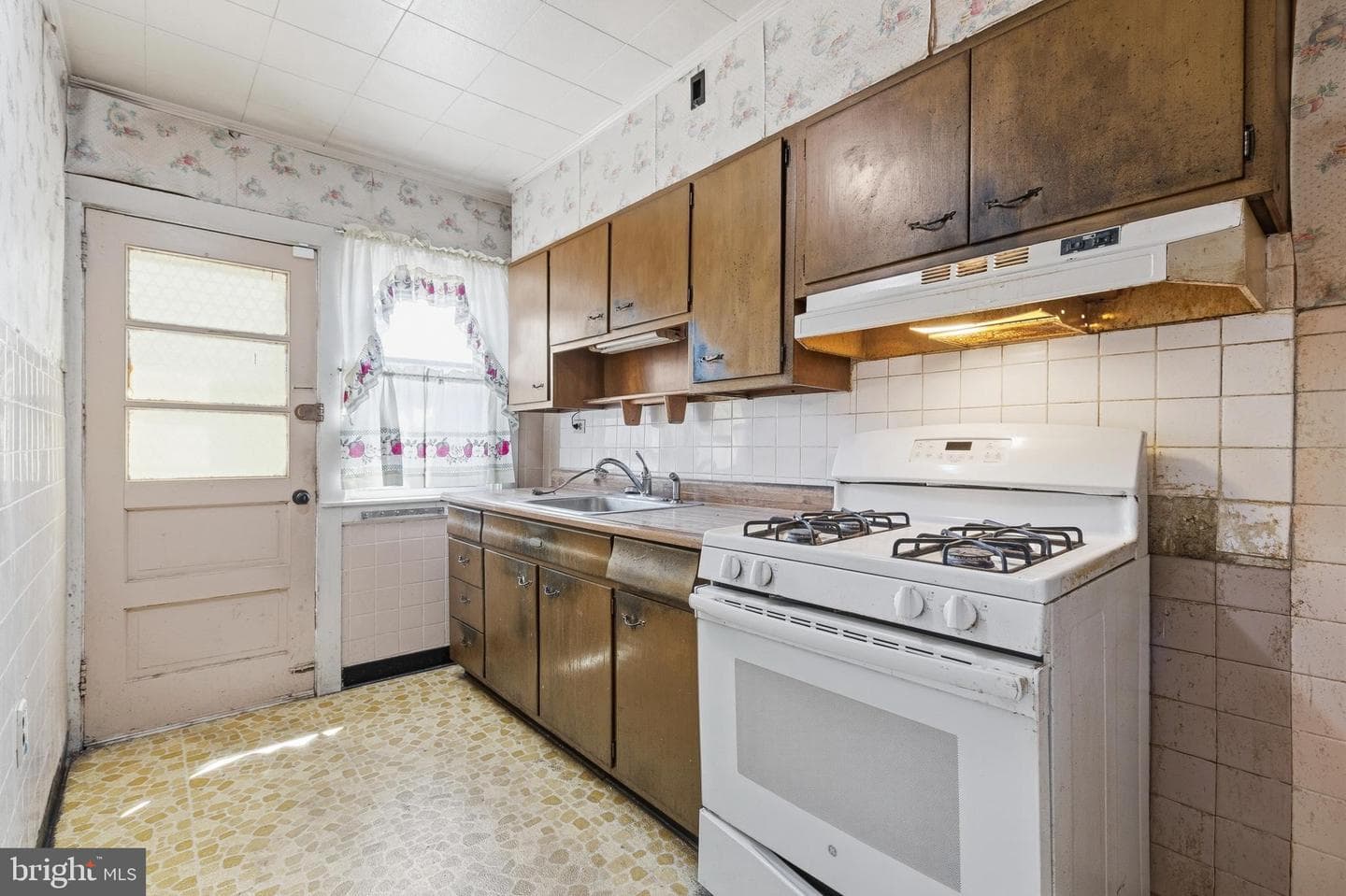 948 Johnston Street photo 12