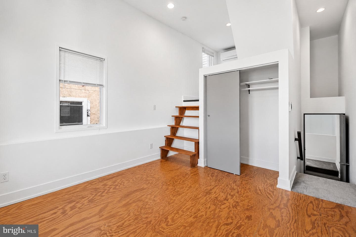1345 E Berks Street photo 23