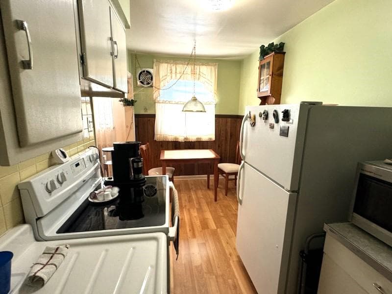 6645 Cottage Street photo 10