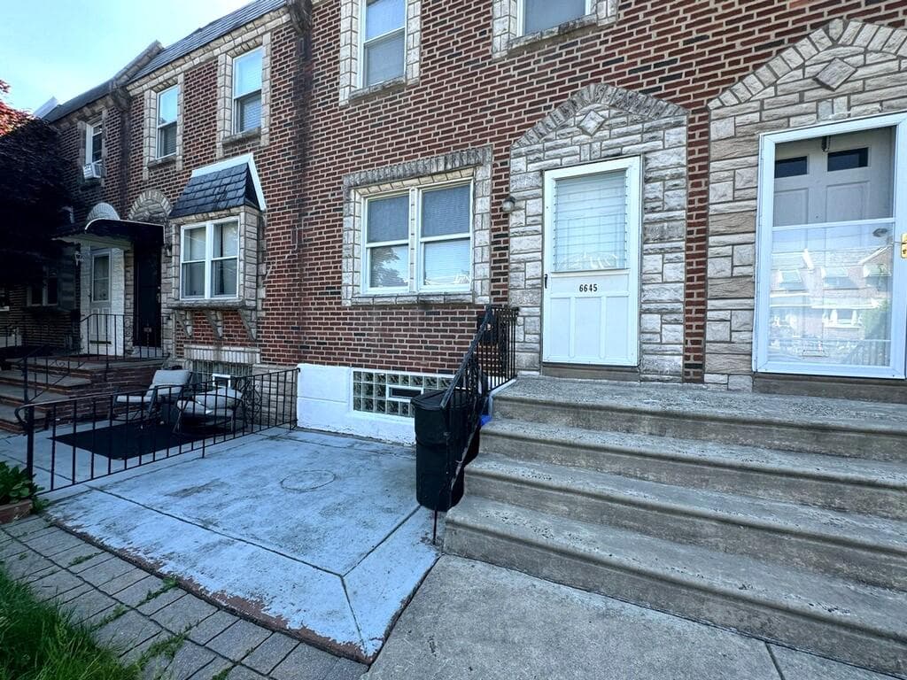 6645 Cottage Street photo 2