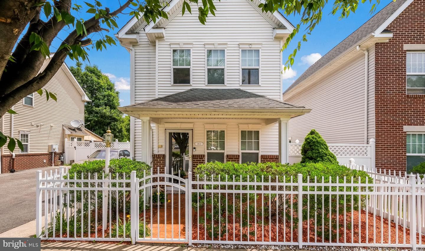 1811 N Franklin Street, Philadelphia