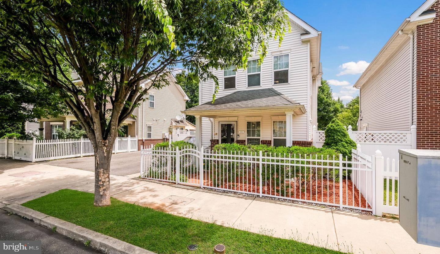 1811 N Franklin Street photo 4