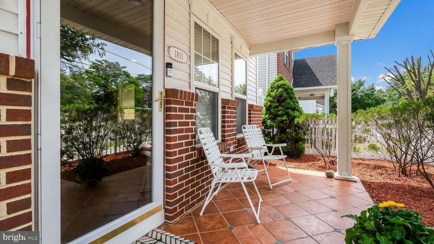 1811 N Franklin Street photo 5