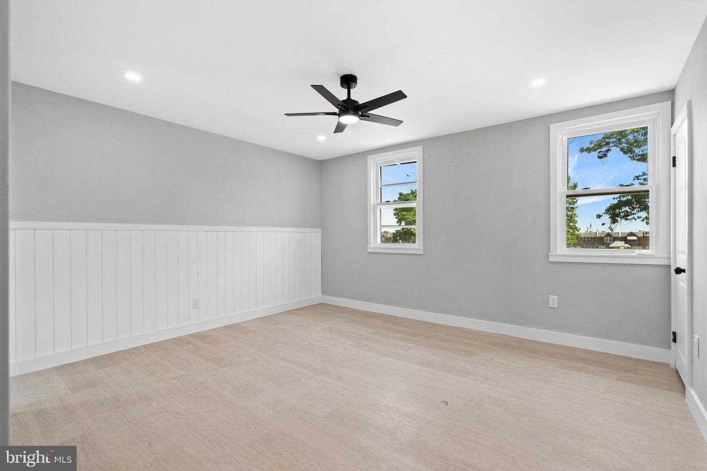 6908 Roosevelt Boulevard photo 21