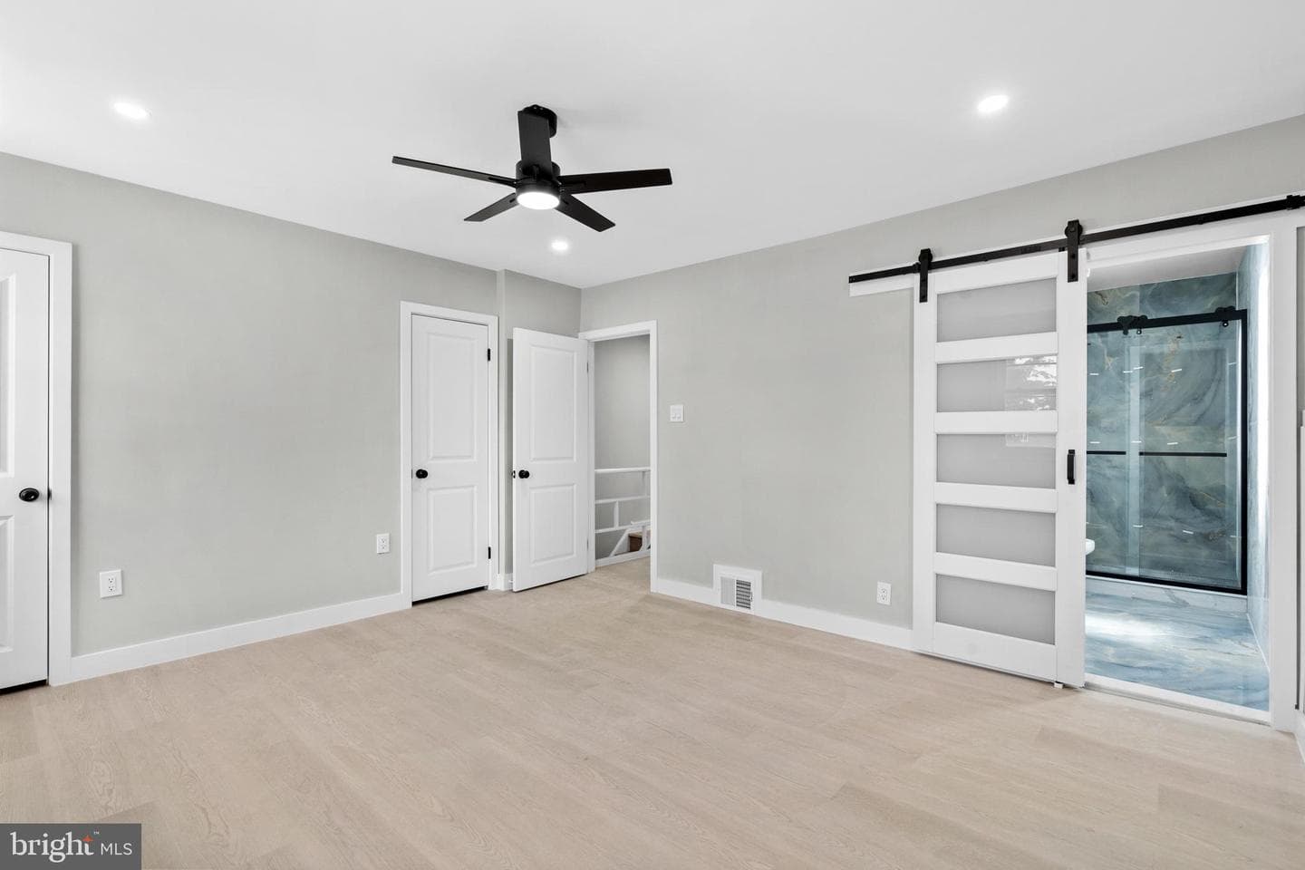 6908 Roosevelt Boulevard photo 23