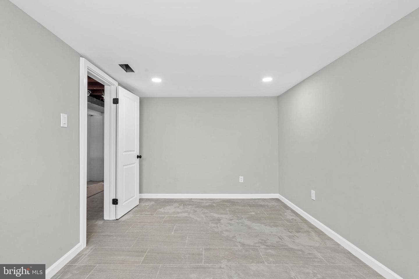 6908 Roosevelt Boulevard photo 34