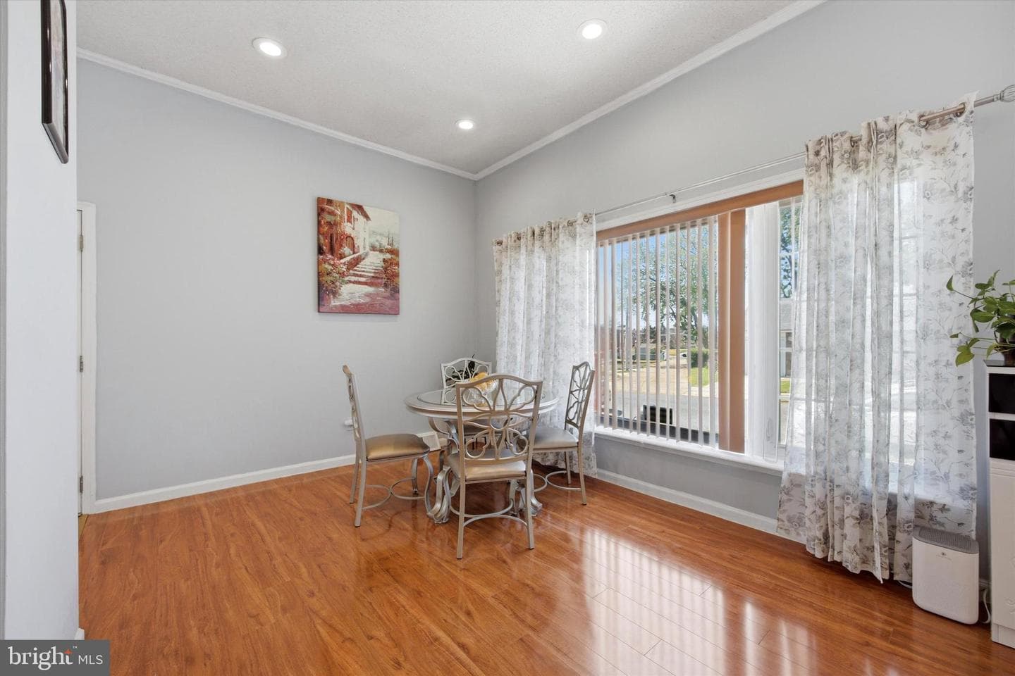 8345 Langdon Street photo 9