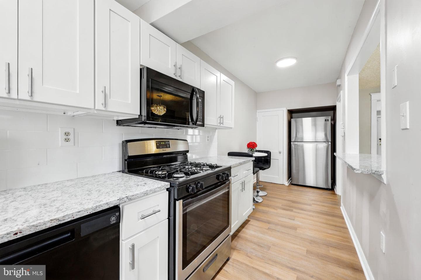 869 E Price Street photo 10