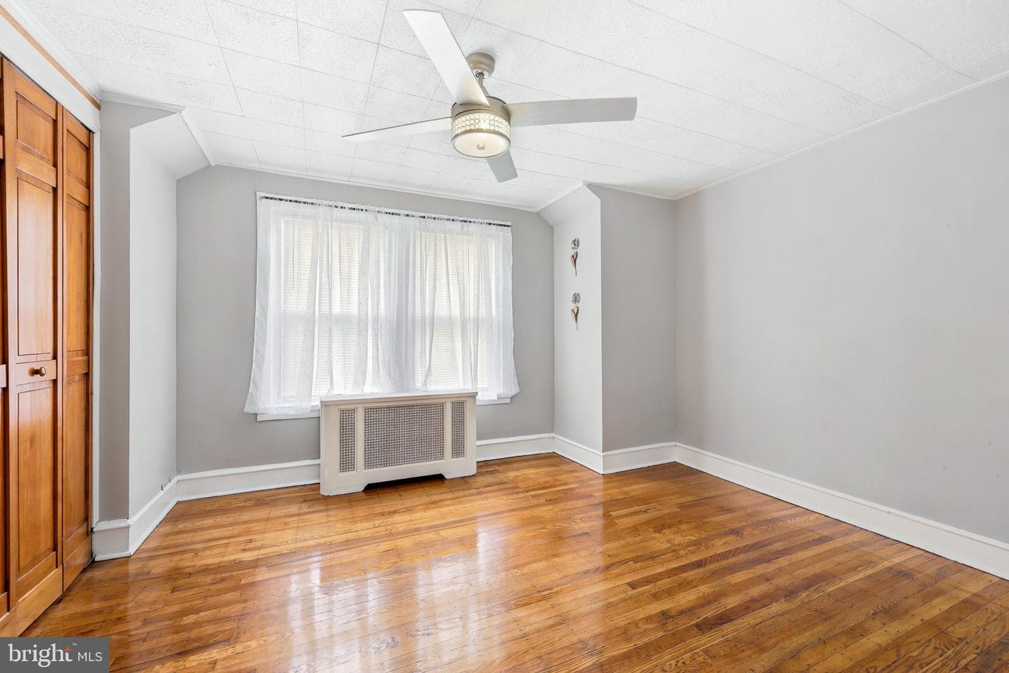 869 E Price Street photo 19