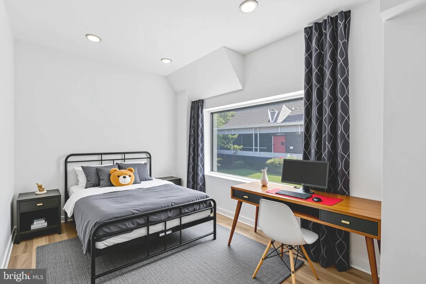 140 W Price Street photo 17