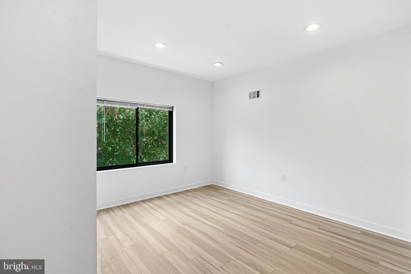 140 W Price Street photo 18