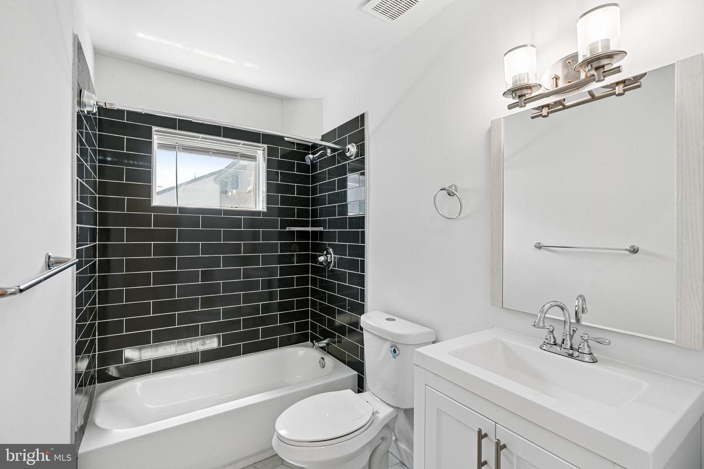 140 W Price Street photo 21