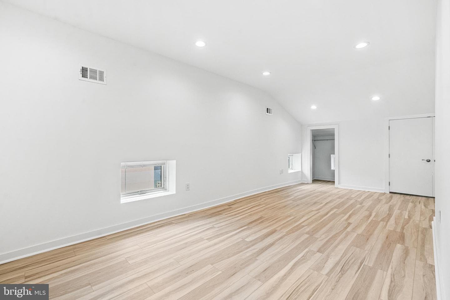 140 W Price Street photo 23
