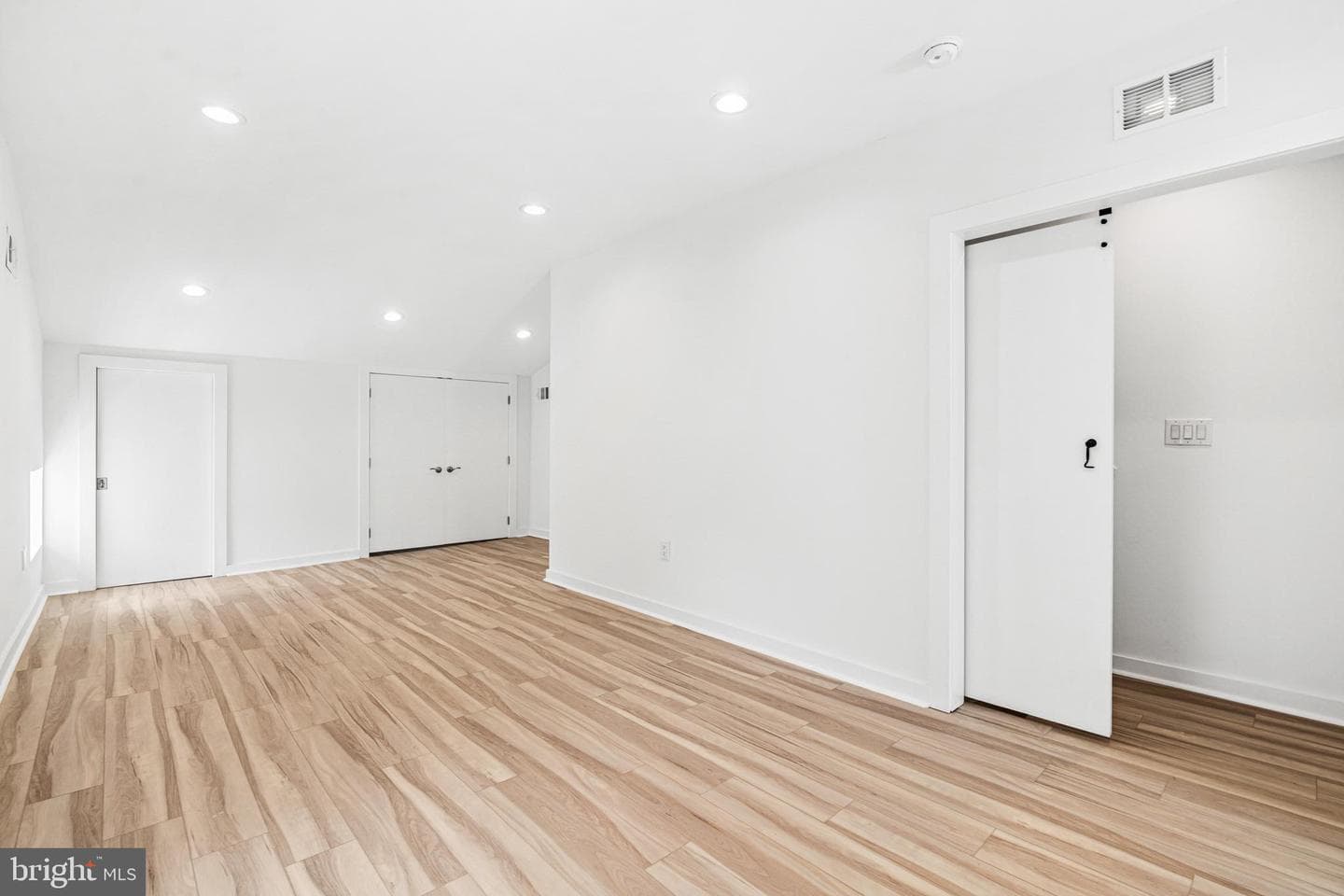 140 W Price Street photo 24