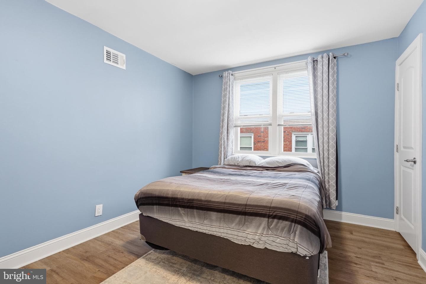 1315 E Cliveden Street photo 28