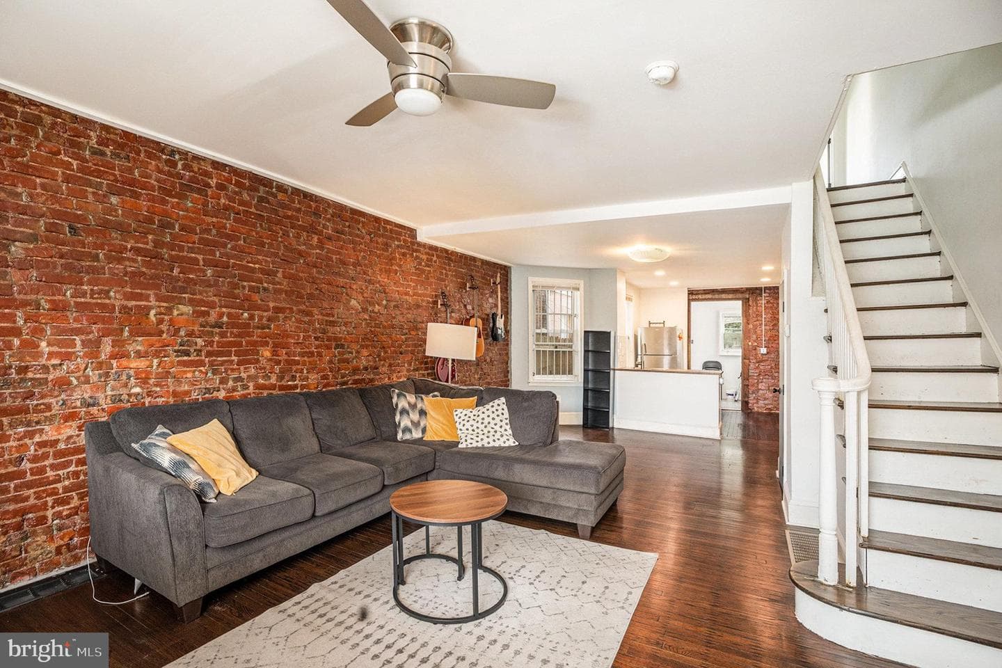 2135 Mifflin Street photo 4