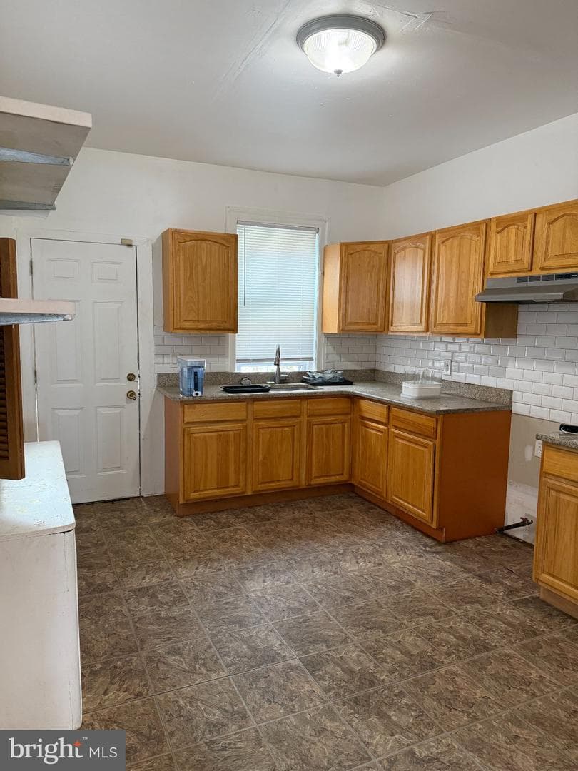 928 W Fisher Avenue photo 4