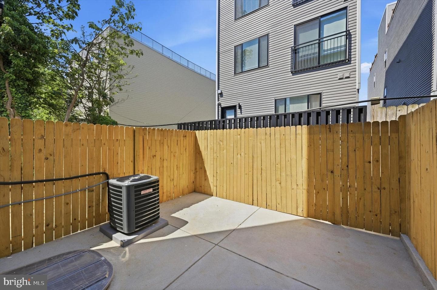 634 N Shedwick Street photo 36