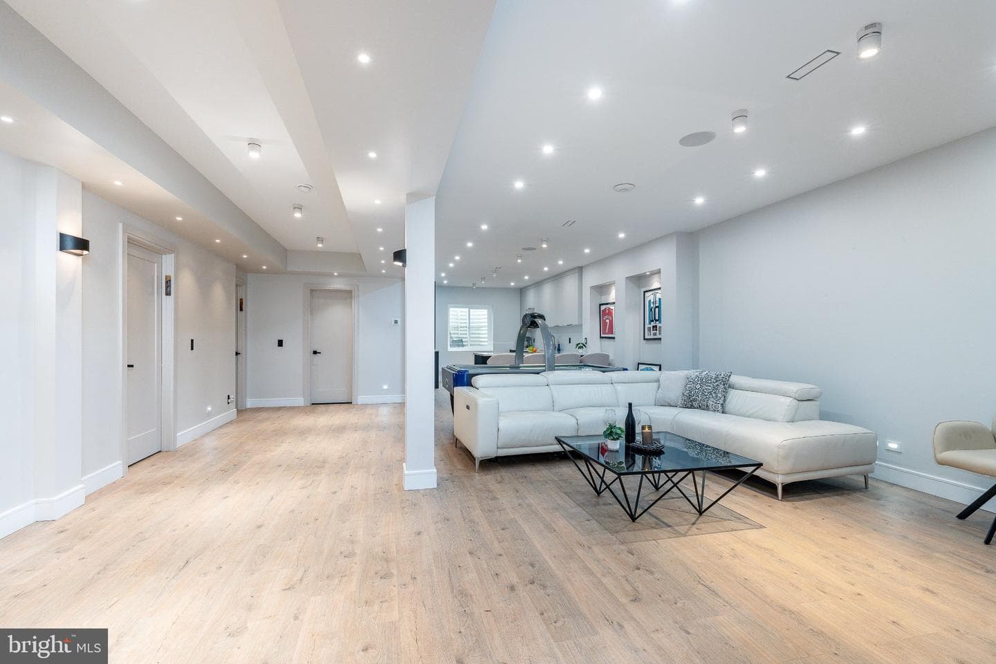 9739 Krewstown photo 29