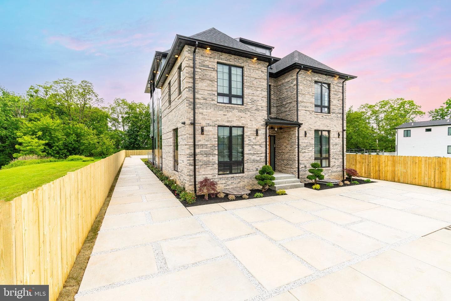 9739 Krewstown photo 72