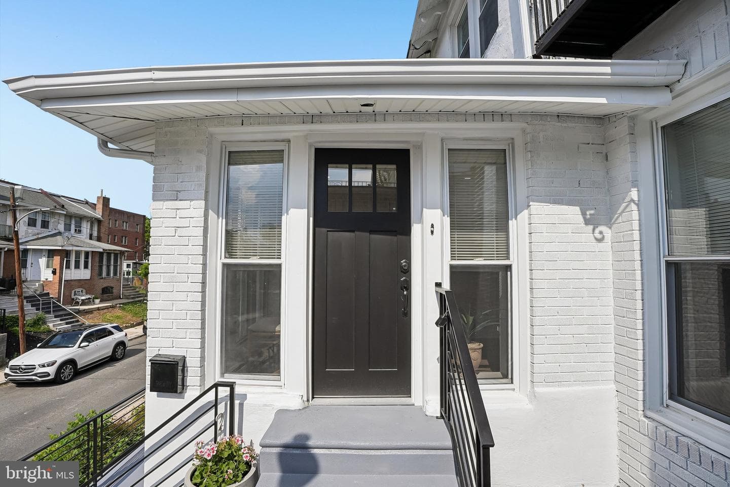 6026 Cedarhurst Street photo 4