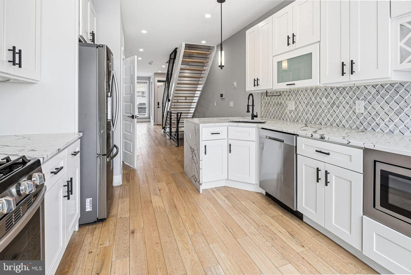 1135 E Berks Street photo 43