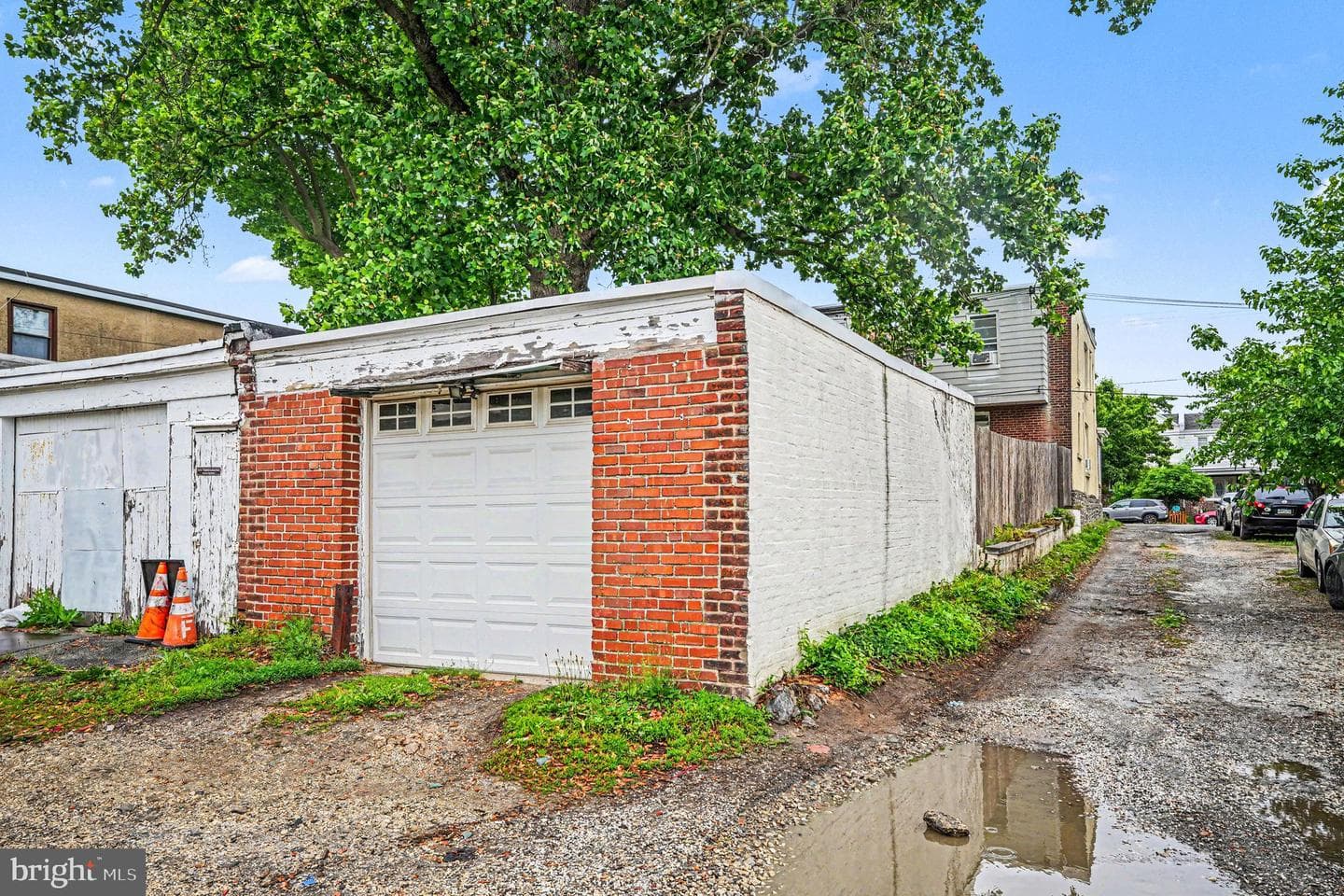 627 Roxborough Avenue photo 22