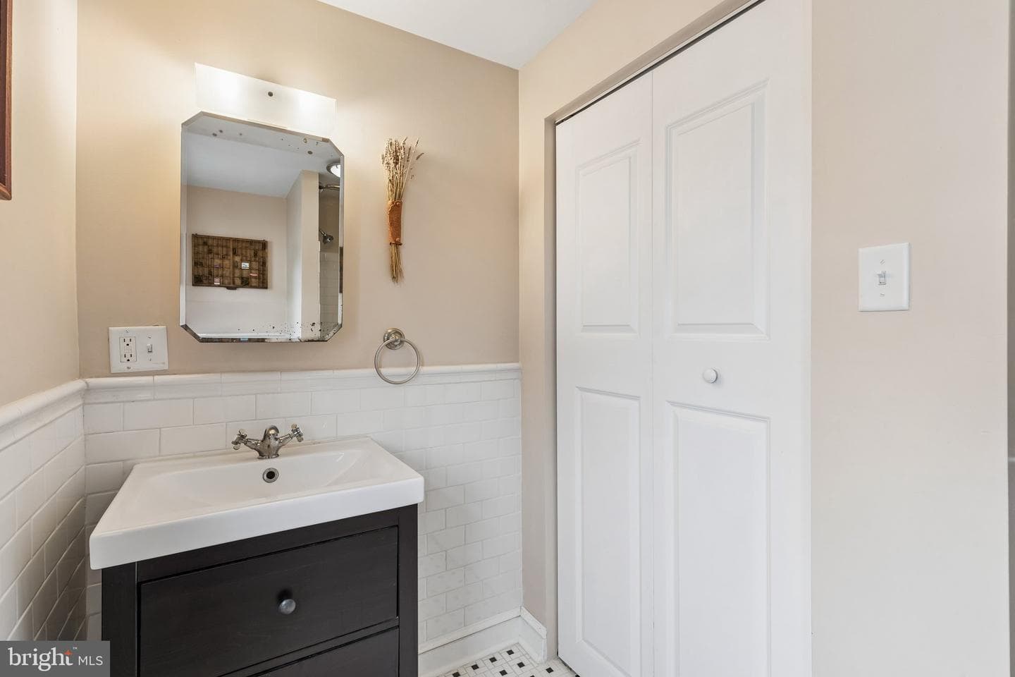 403 Tasker Street photo 16