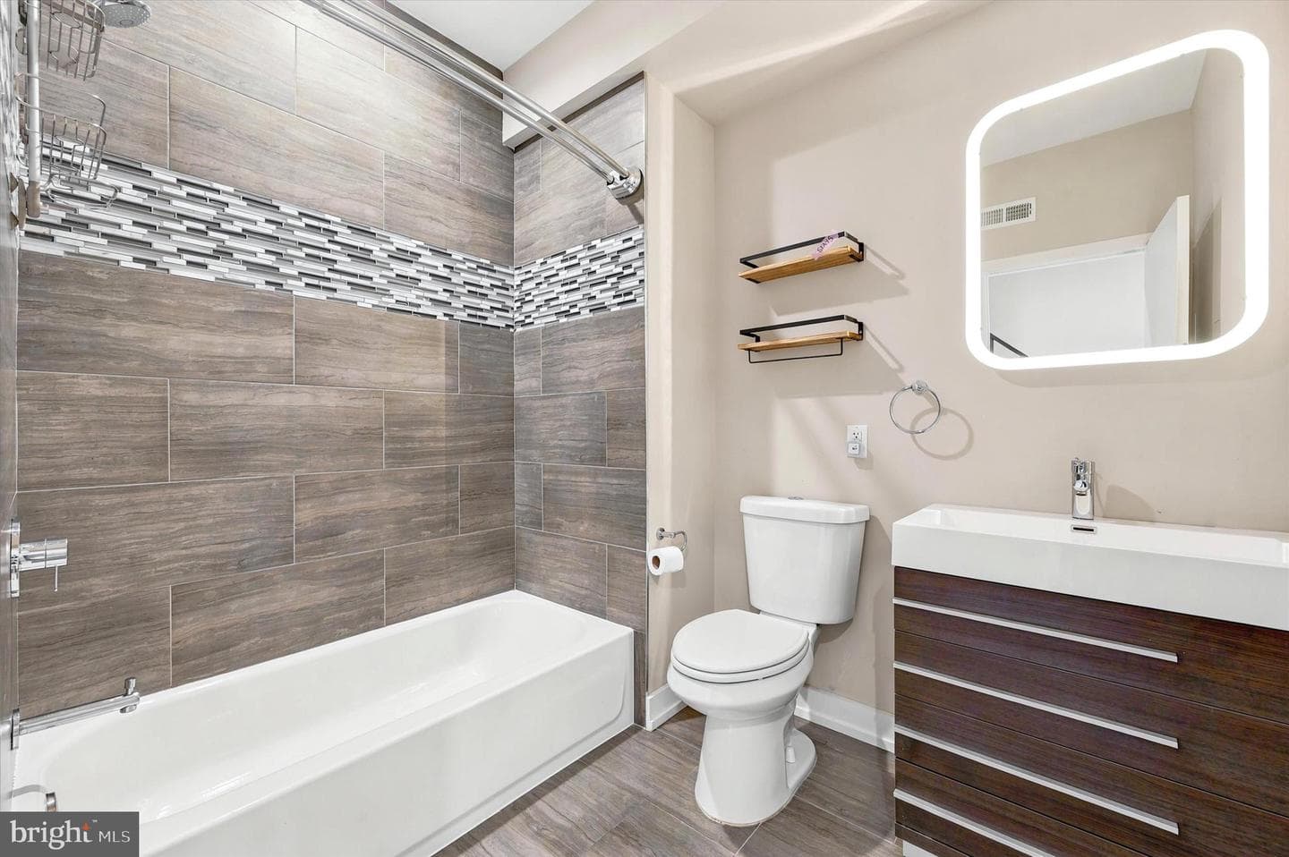 1446 S Taylor Street photo 22