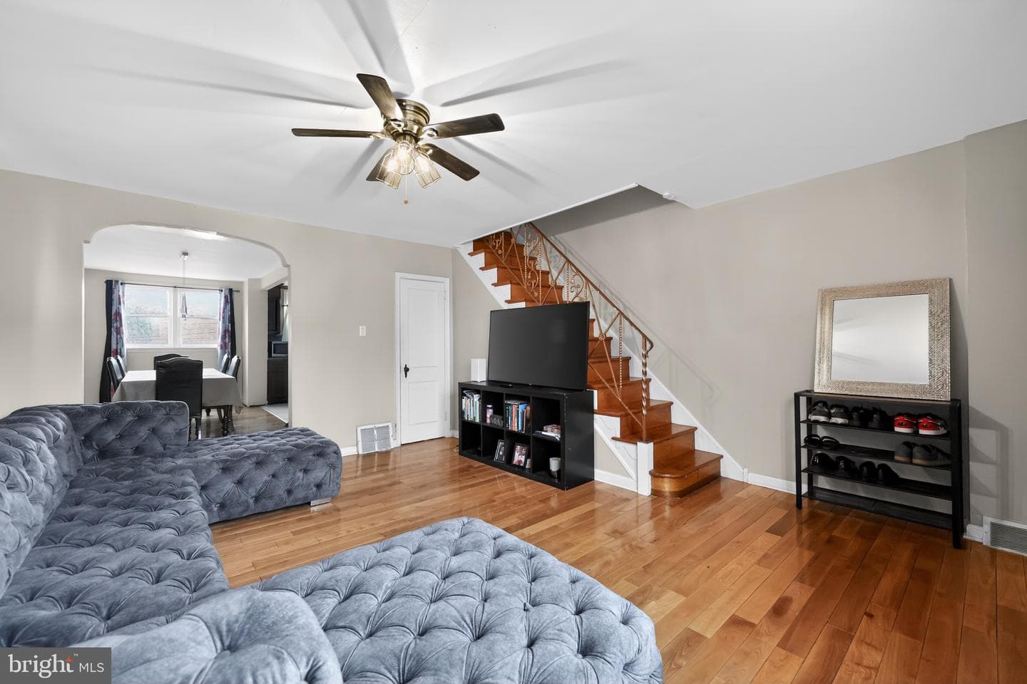 6651 Gillespie Street photo 2