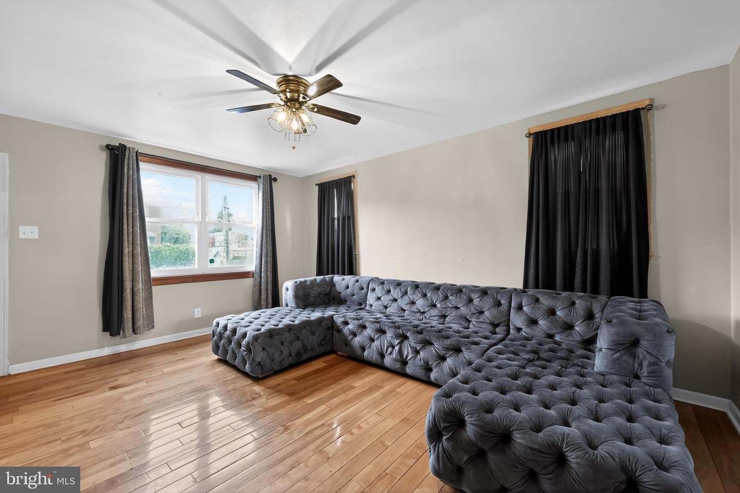 6651 Gillespie Street photo 4