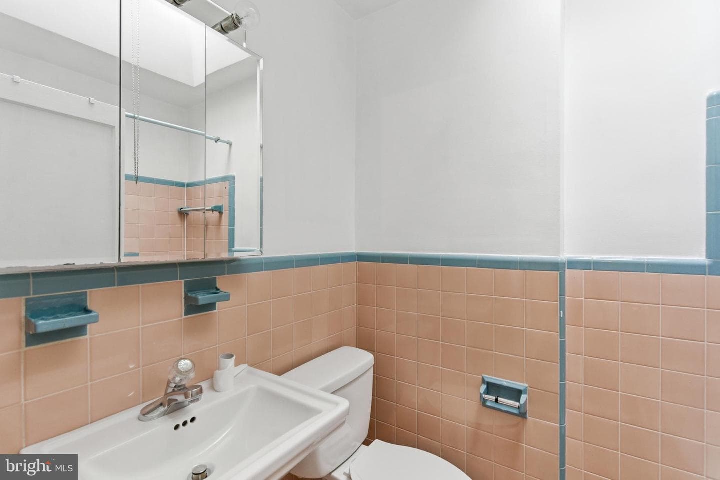 7020 Kindred St photo 15