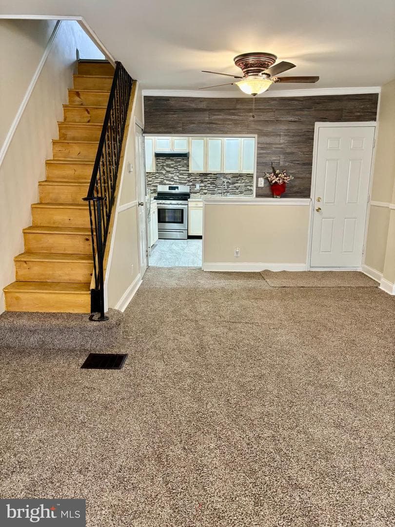 808 E Hilton Street photo 5