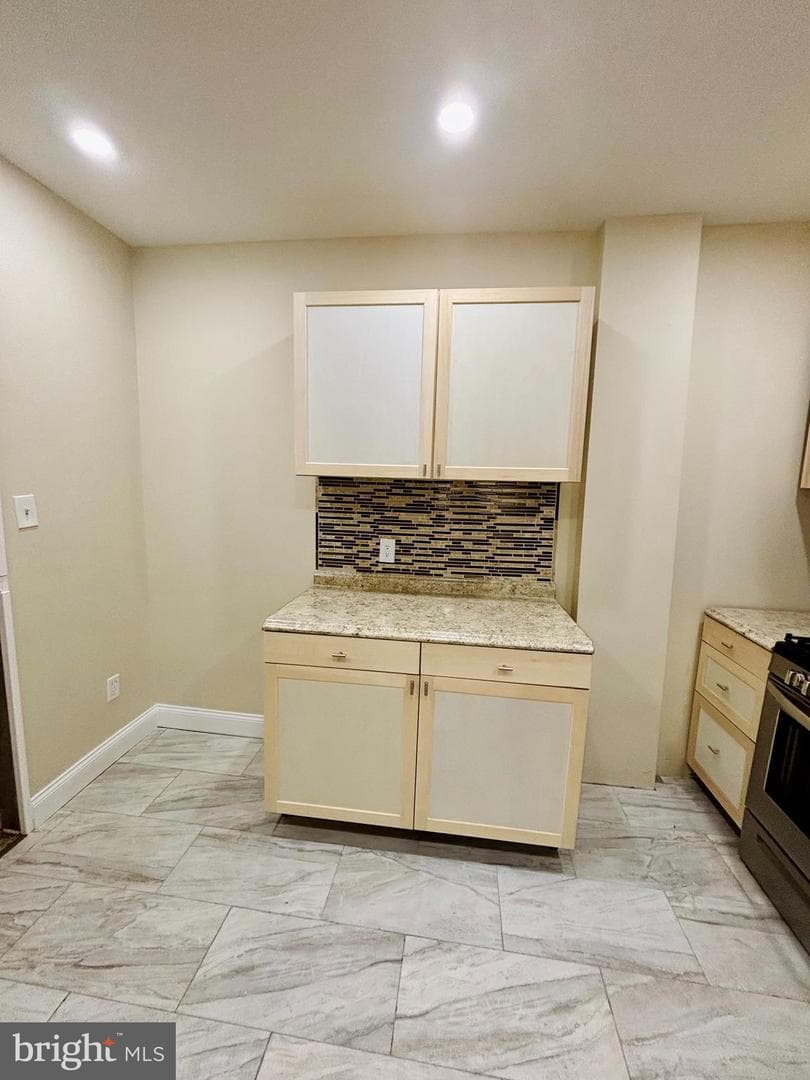 808 E Hilton Street photo 7