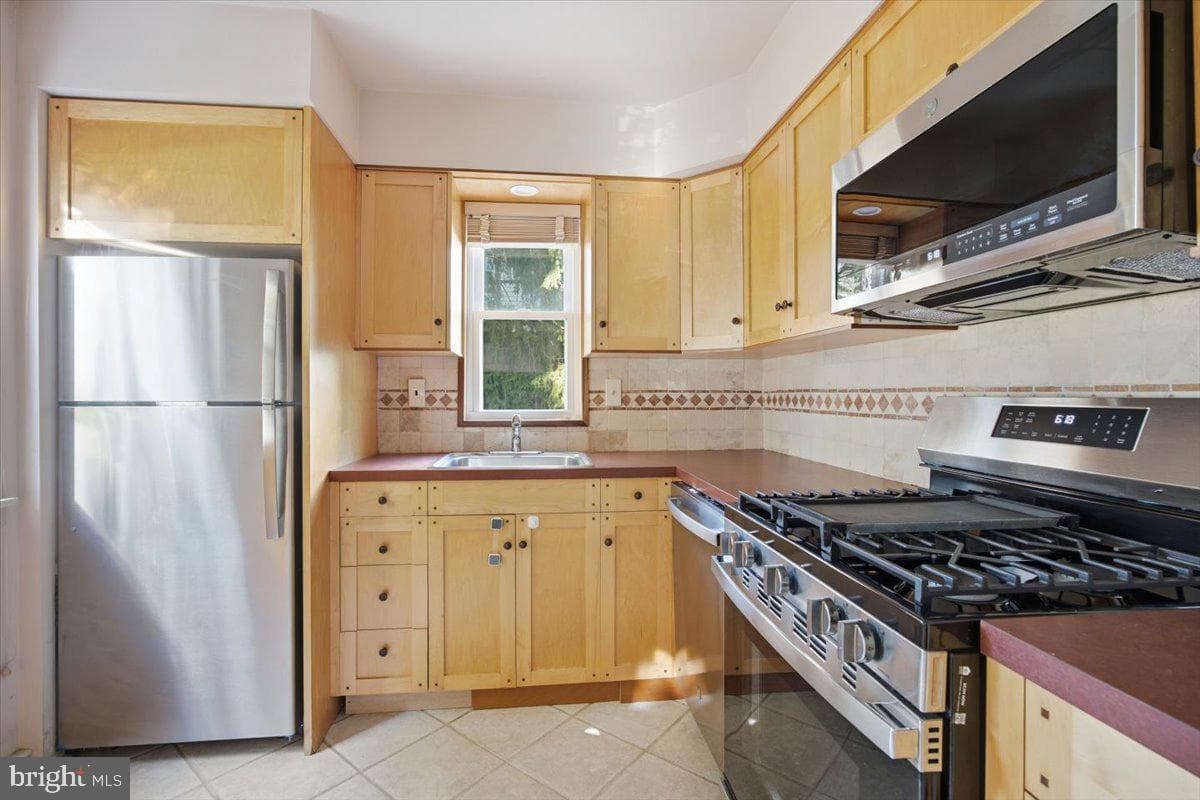 10107 Wilbur Street photo 14