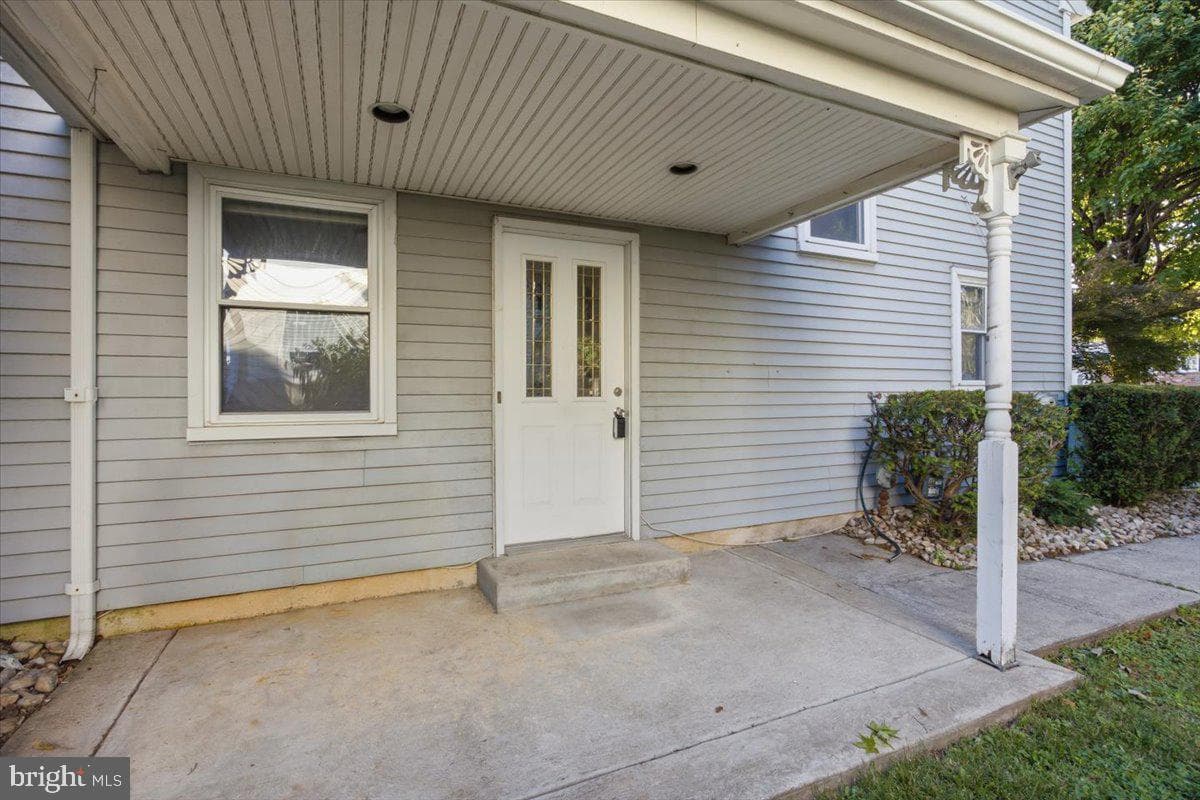 10107 Wilbur Street photo 31