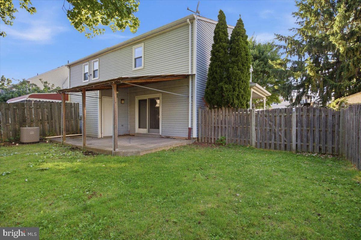 10107 Wilbur Street photo 32