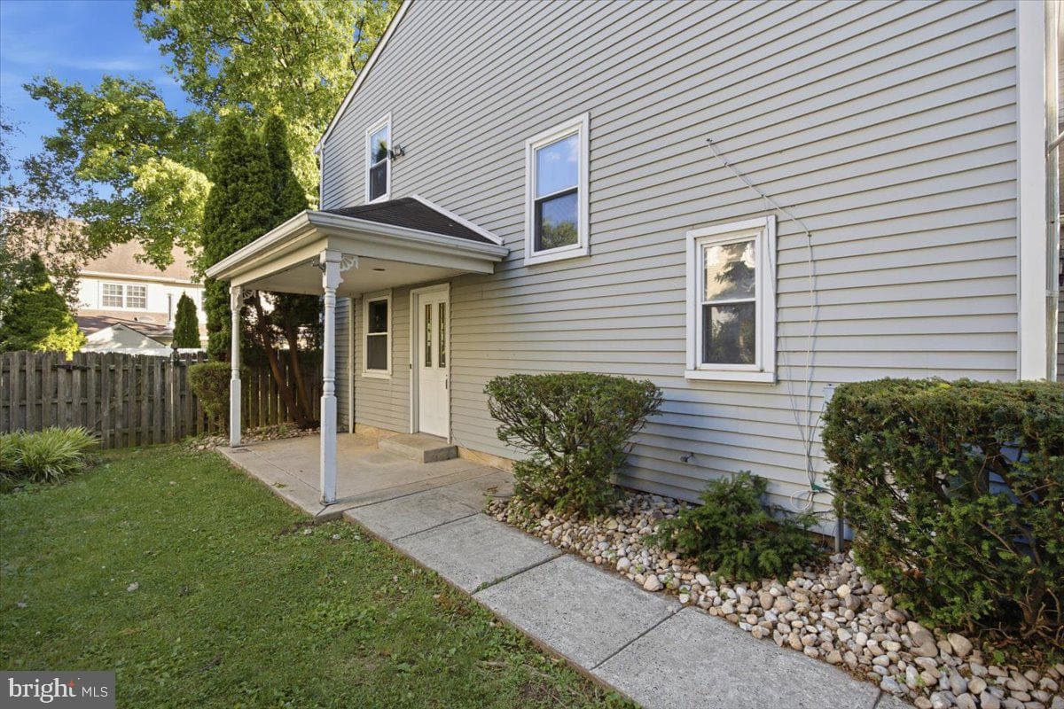 10107 Wilbur Street photo 4