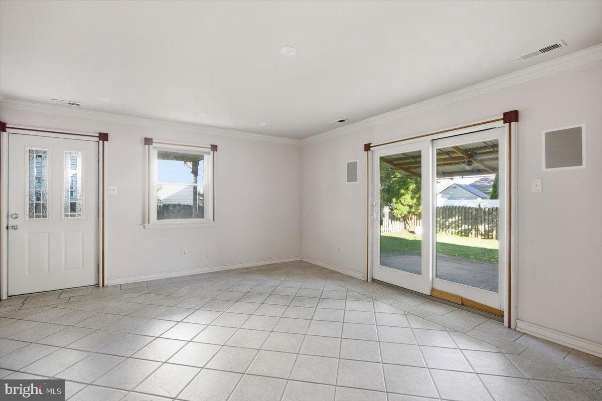 10107 Wilbur Street photo 6